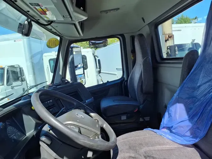 2019 VOLVO VNL64T-300