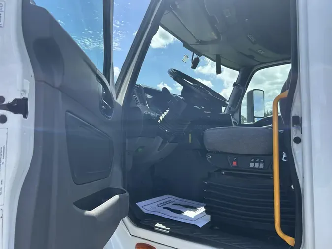 2022 International LT625