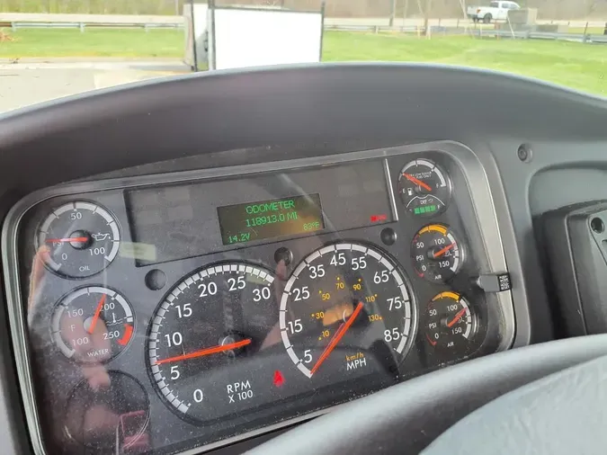 2019 FREIGHTLINER/MERCEDES M2 106