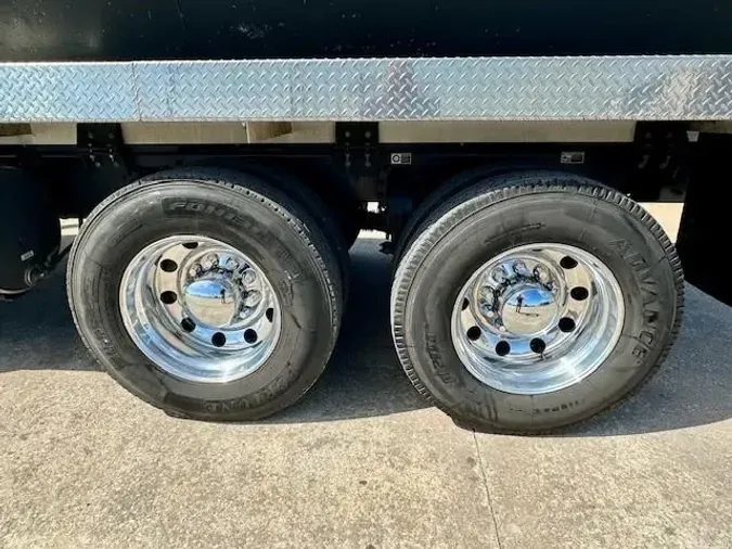 2024 Peterbilt 548