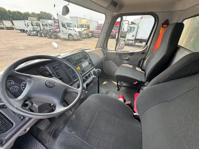 2020 FREIGHTLINER M2 106