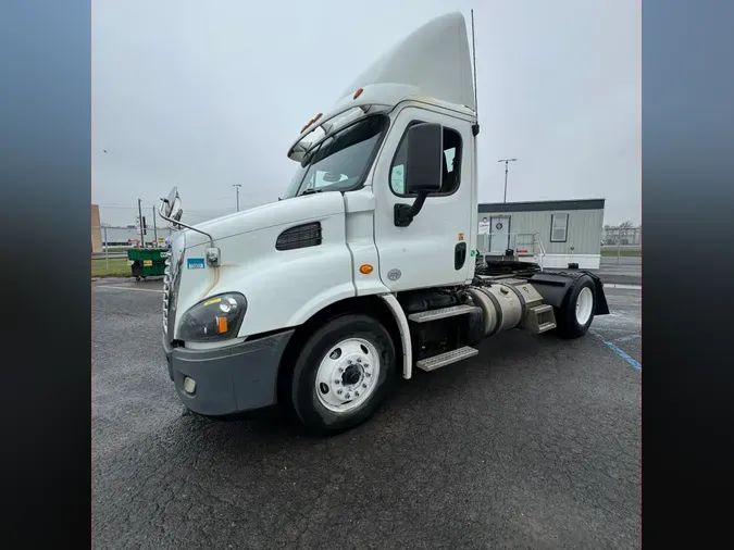 2016 FREIGHTLINER/MERCEDES CASCADIA 113