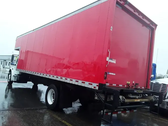 2018 FREIGHTLINER M2 106