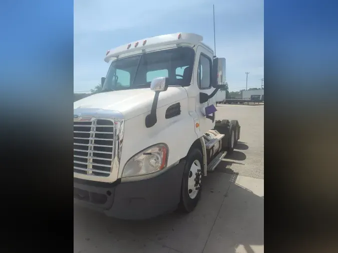 2014 FREIGHTLINER/MERCEDES CASCADIA 11381dfcb356333bf693067d662fffd3a7f