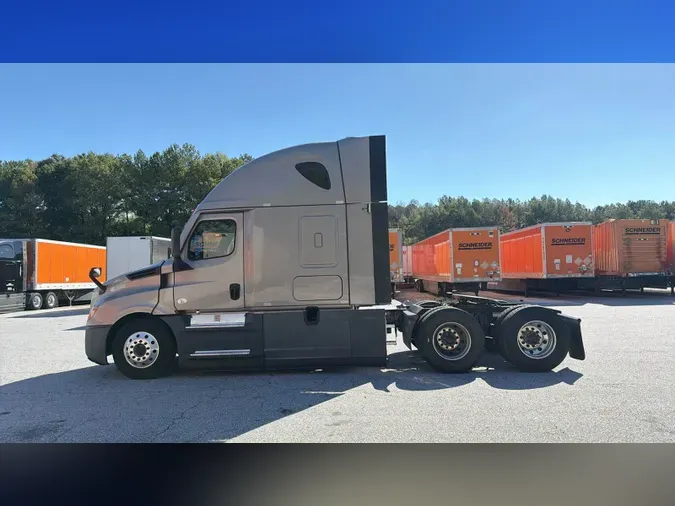2023 Freightliner Cascadia 126