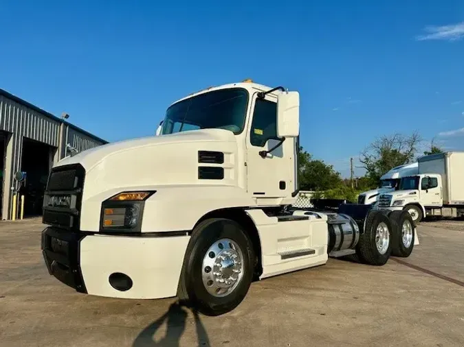 2019 MACK AN64T