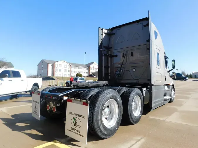 2021 Freightliner Cascadia