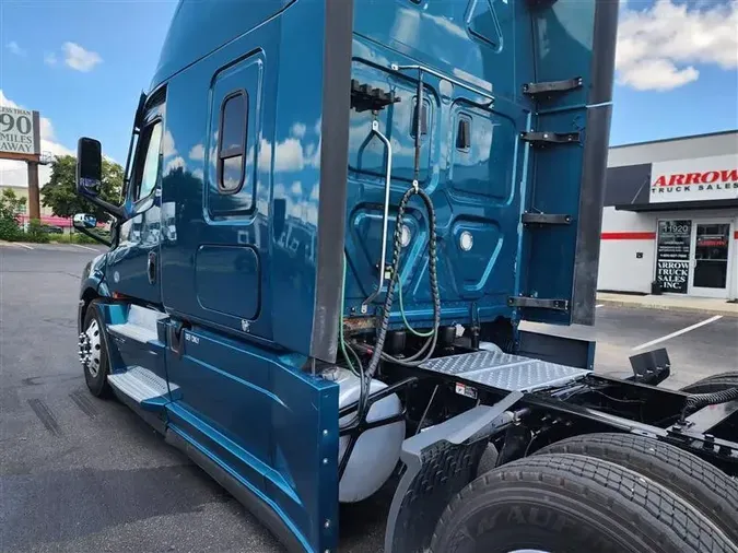 2022 FREIGHTLINER CASCADIA