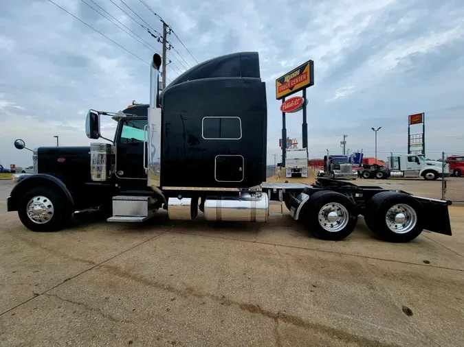 2022 Peterbilt 389