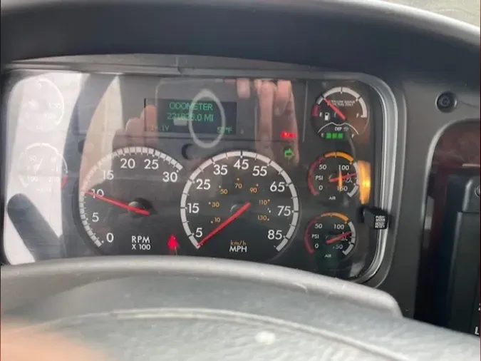 2018 FREIGHTLINER/MERCEDES M2 106