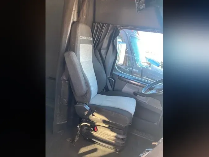 2020 Freightliner Cascadia