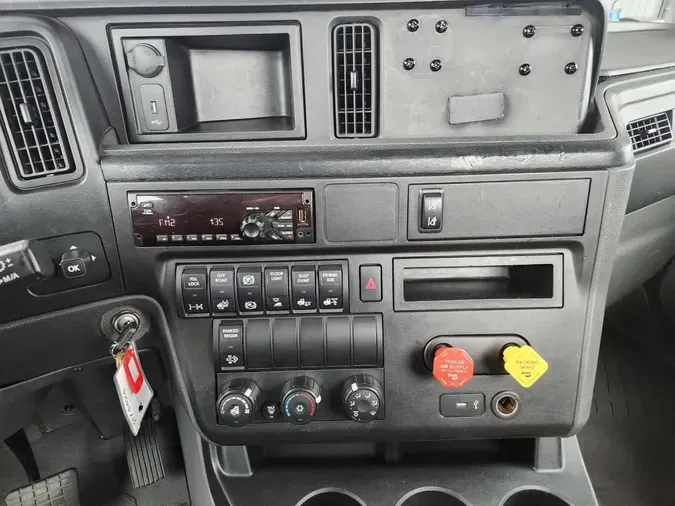 2020 NAVISTAR INTERNATIONAL LT625 DAYCAB T/A