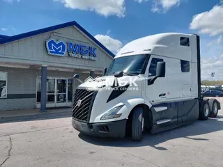 2025 VOLVO VNL64T860