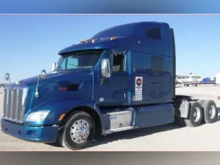 2015 PETERBILT 587