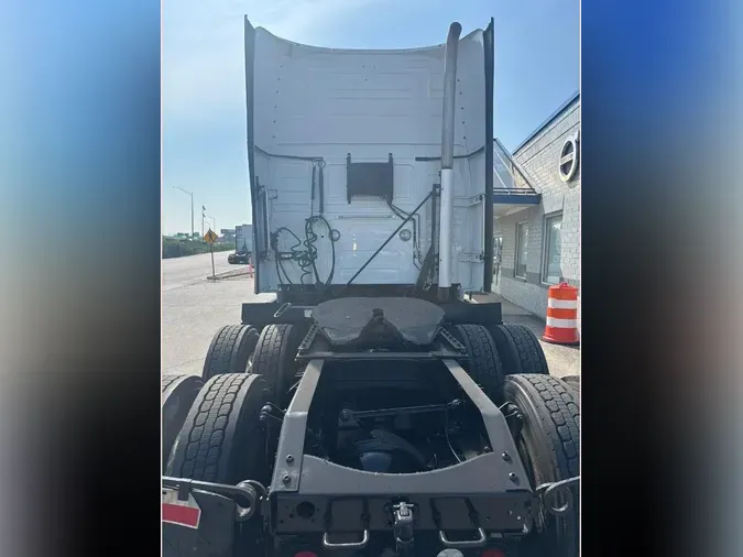2019 VOLVO VNL64T860
