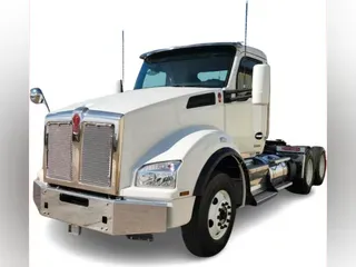 2023 Kenworth T880