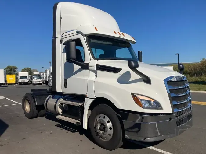 2019 FREIGHTLINER/MERCEDES NEW CASCADIA 126