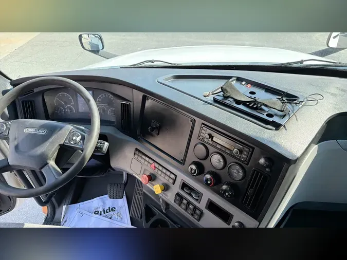 2020 Freightliner Cascadia 126