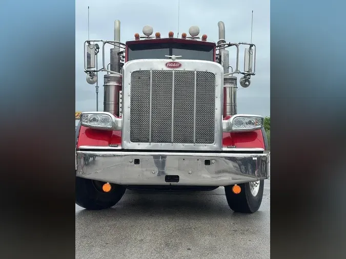 2013 PETERBILT 388