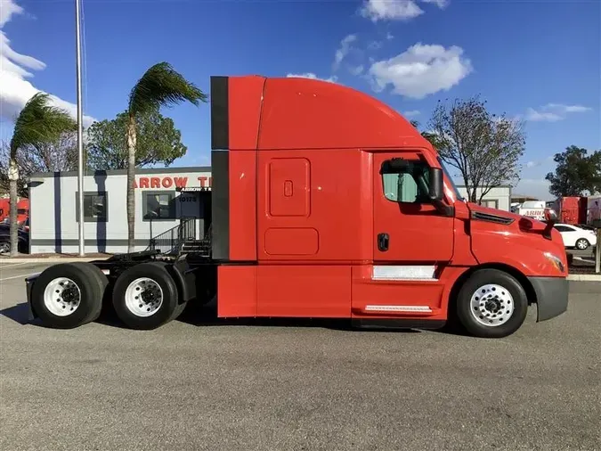 2022 FREIGHTLINER CA126