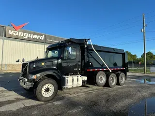 2019 Volvo VHD84F300