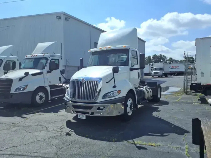 2018 NAVISTAR INTERNATIONAL RH613 DAYCAB S/A