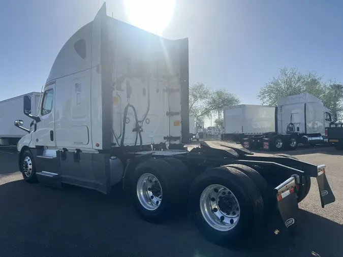 2020 Freightliner Cascadia