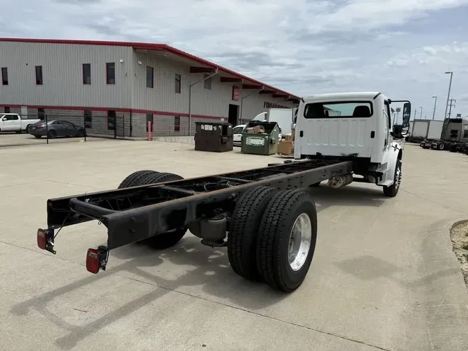 2022 Freightliner BUSINESS CLASS M2 106