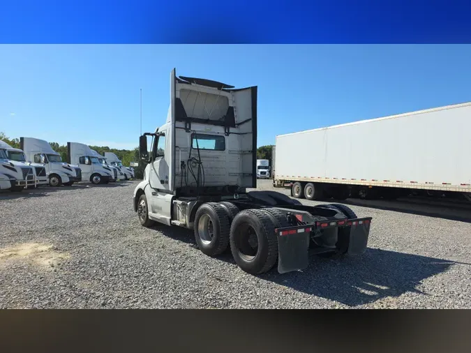 2019 Volvo VNL300