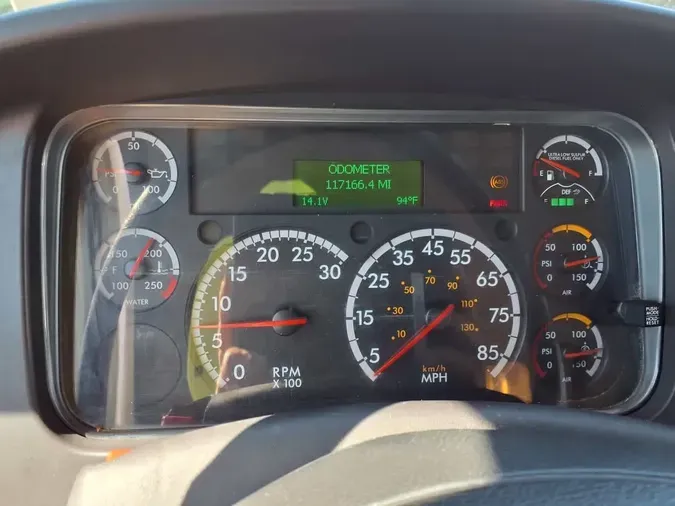 2017 FREIGHTLINER M2 106