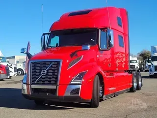 2023 VOLVO VNL64T860