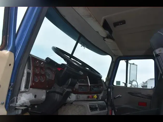 2001 MACK CH613