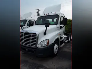 2015 Freightliner CASCADIA 125