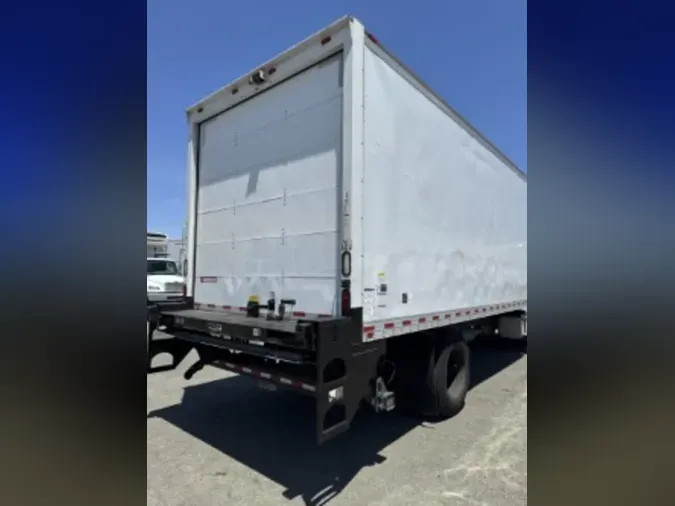 2016 FREIGHTLINER M2 106
