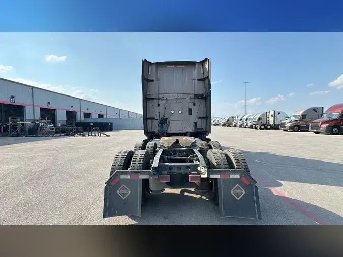 2022 International LT