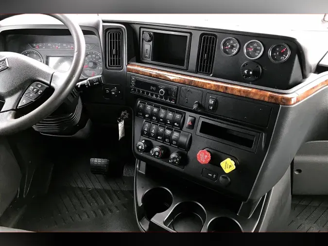 2022 INT LT625 6x4
