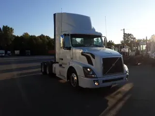 2017 Volvo VNL300