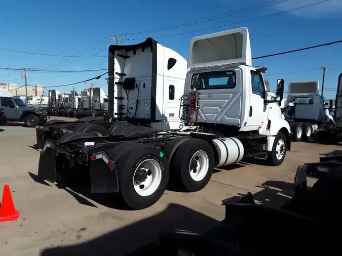 2019 NAVISTAR INTERNATIONAL LT625 DAYCAB T/A