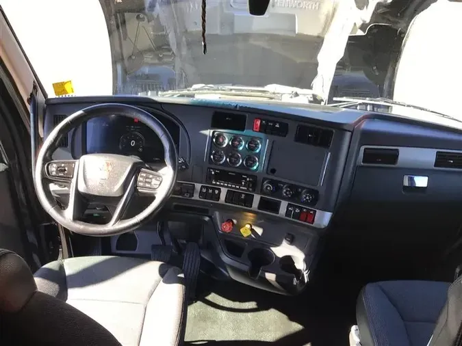 2022 KENWORTH T68082358e603305463dc926460a7e5eefca