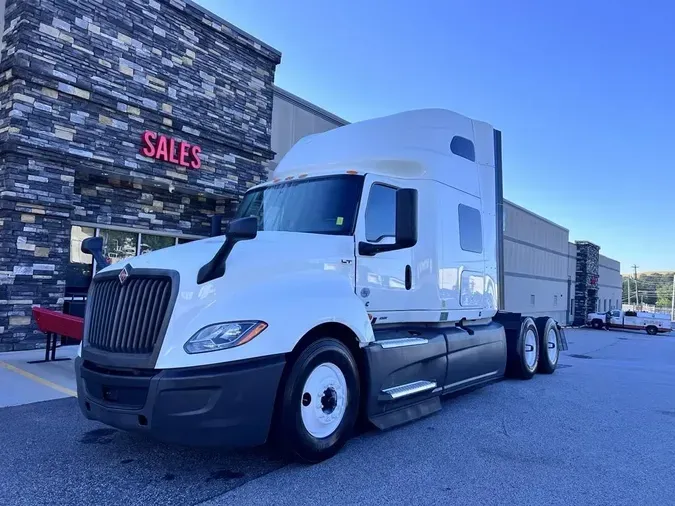 2022 International LT625