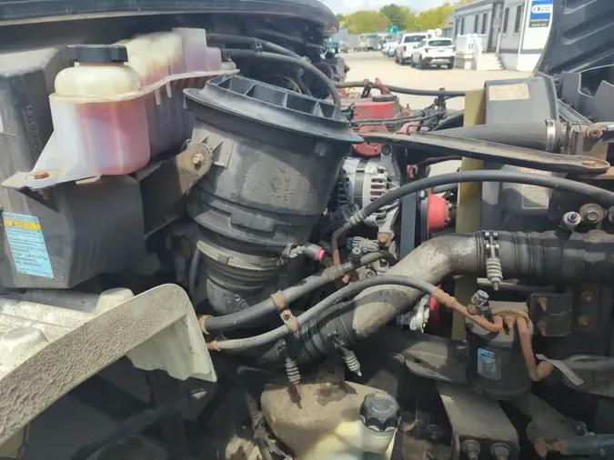 2018 FREIGHTLINER M2 106