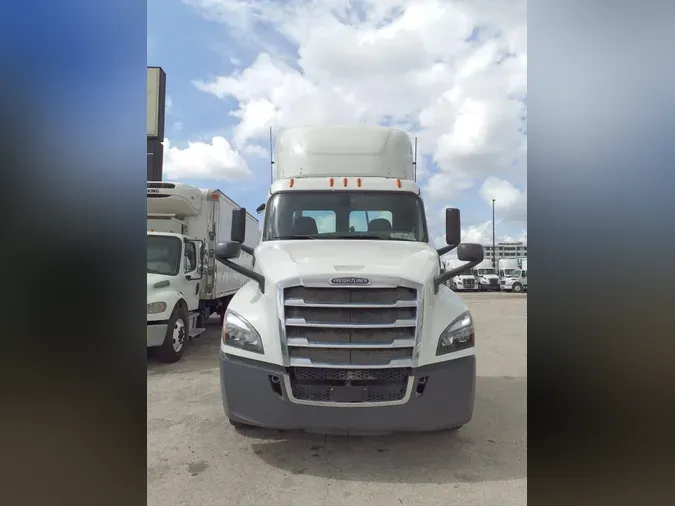 2019 FREIGHTLINER NEW CASCADIA PX12664