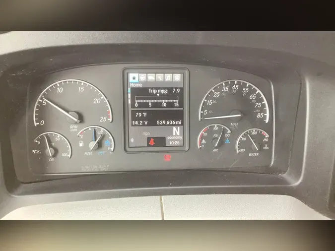 2021 Freightliner Cascadia 126