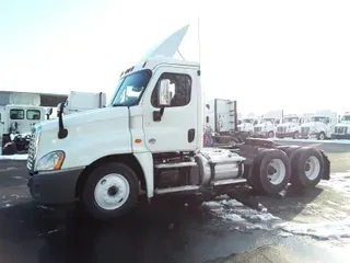 2015 Freightliner CASCADIA 125