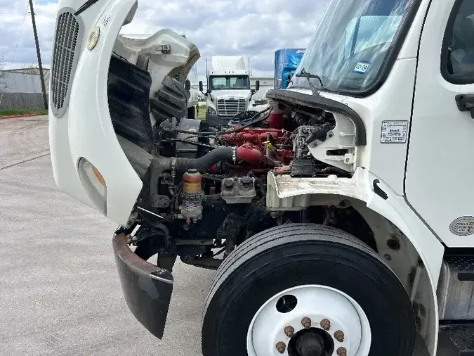 2016 Freightliner M2