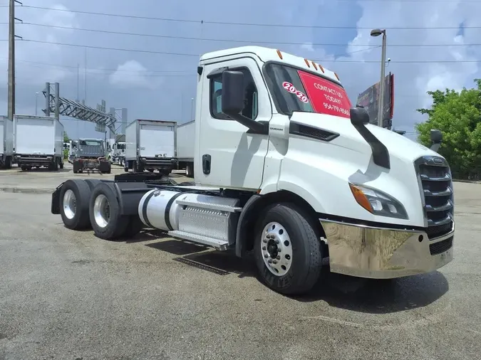 2020 FREIGHTLINER NEW CASCADIA 116
