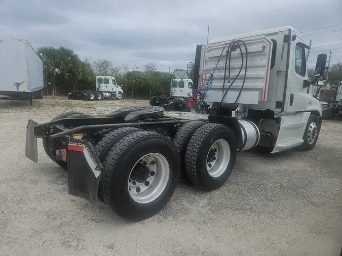 2018 FREIGHTLINER/MERCEDES CASCADIA 125