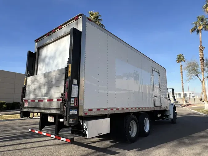 2017 FREIGHTLINER/MERCEDES M2 106