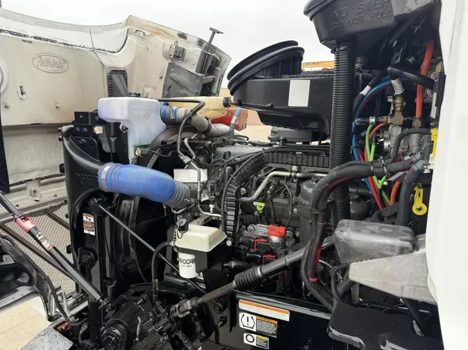 2023 Peterbilt 567