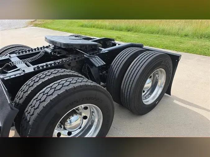 2020 INTERNATIONAL LT